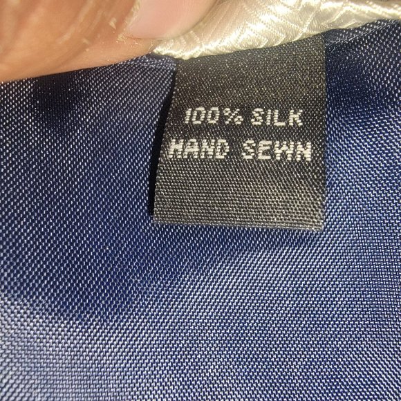 Dr Seuss The Grinch Max Reindeer Christmas Silk Tie Necktie Hand Sewn Blue - Picture 6 of 8